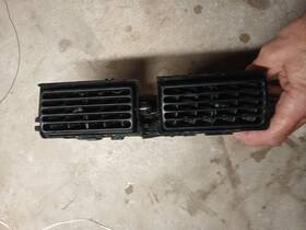 6875075p00e3655151100 Nissan 1994 D21 Center Ac Vent Assembly