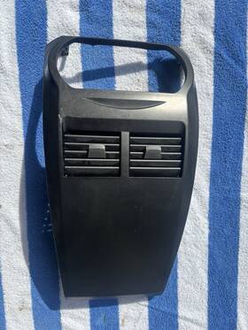 687508j000 Nissan 02-03-04 Altima Bezel Center Dash Vent Radio Trim Panel Grey Oem Used