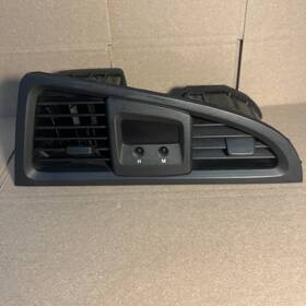 E557-5115-510 Nissan 2001-2004 Pathfinder Center Dash Air Vents Clock Trim Bezel-non Tested