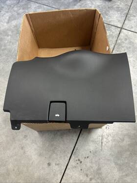 23184400 Oem 14-18 Chevy Silverado Sierra Driver Knee Dash Bolster Trim Black