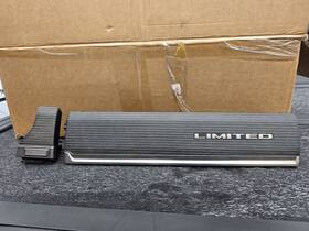 5zl821x9aj Oem 2019-2024 Ram 1500 Limited Upper Glove Box Trim