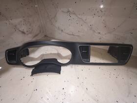 84740-a9000 Oem 2015-2018 Kia Sedona Dash Radio Cluster Bezel Trim Panel With Vents