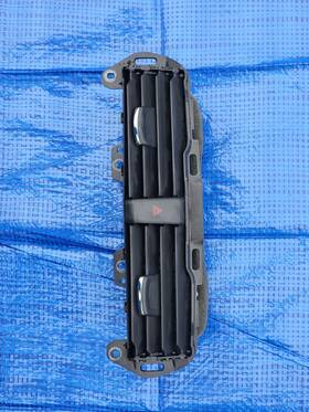 Ds7t-19k617-akw Oem Factory 2013-2016 Ford Fusion Front Center Dash Ac Air Vent With Hazard Switch