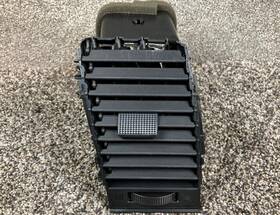 55660-0c020 Oem Toyota Tundra Dash Bezel Right Side Vent Ft07-13 Air A/c Heater