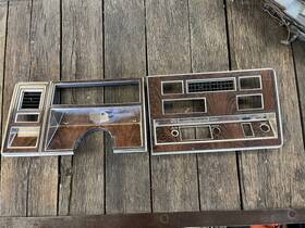 Oldsmobile 554854 1977- 1979 Delta 88 Instrument Radio Dash Bezel Trim Oem