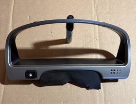 Im80852 Pontiac General Motors 04-06 Gto Instrument Gauge Cluster Panel Surround Trim Fuel Door Release