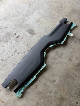 Pt00000751 Rivian Genuine R1t Upper Dashboard Instrument Panel Top Pad Black