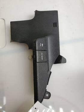131.to1u18 Toyota Camry 2018 Power Outlet/ Aux And Usb 5316