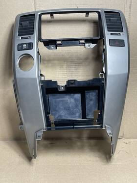 55405-35900 Toyota 03-09 4runner Center Dash Vent Radio Trim Panel Bezel 4wd Oem