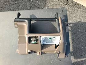 55413-34010-e0 Toyota 89-95 Pickup / 4runner Center Lower Dash Trim Bezel And Ash Tray - Oak Tan