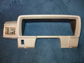 55421-89105 Toyota 84-88 Truck Pickup 89 4runner Left Dash Instrument Cluster Surround Vent