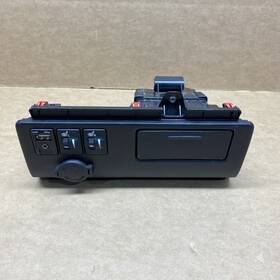 55619-08010 Toyota 18-20 Sienna Center Dash Cup Holder Bezel Heated Seats Usb