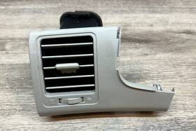 55661-12250 Toyota 2009-13 Corolla Driver Side Dash Air Vent
