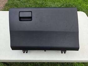 71880a01 Toyota 2013-2018 Rav4 Black Glove Box Storage Assembly Oem
