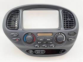 84010-0c541 Toyota 2006 Sequoia Sr5 4wd Radio Bezel Vents Climate Control Diff Lock Black