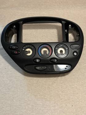 84010-0c661 Toyota 2000- 2006 Tundra Radio Climate Controls Bezel Oem No Vents