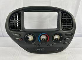 840130c140 Toyota 2005-2006 Tundra 4wd Radio Climate Control Bezel Oem