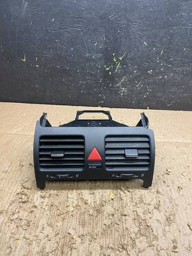 1k0819735 Volkswagen 2005 - 2010 Jetta Rabbit Center Cosnole Dash Air Vent W0055 Dg