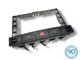 7l6857318 Volkswagen 2004-2007 Touareg 7l Dash Heater Hazard Control Switch Bracket Oem