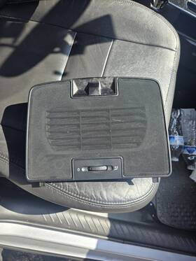 P885 Volkswagen 2007 Gti Center Dash Upper Air Vent With Bezel Trim