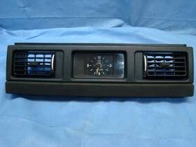 1234537 Volvo 1975-1980 240 260 Dashboard Vent And Clock
