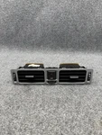 Land Rover Range L322 2011 Dash Center Air Vent Grill LRGJBD500240PUY Rhd. Fixed Price $45.00.