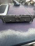1998-2003 Jaguar XJ8 Center Air Vents Heater A/c Dash Clock LNF-4315-AA 5702907. Fixed Price $40.00.
